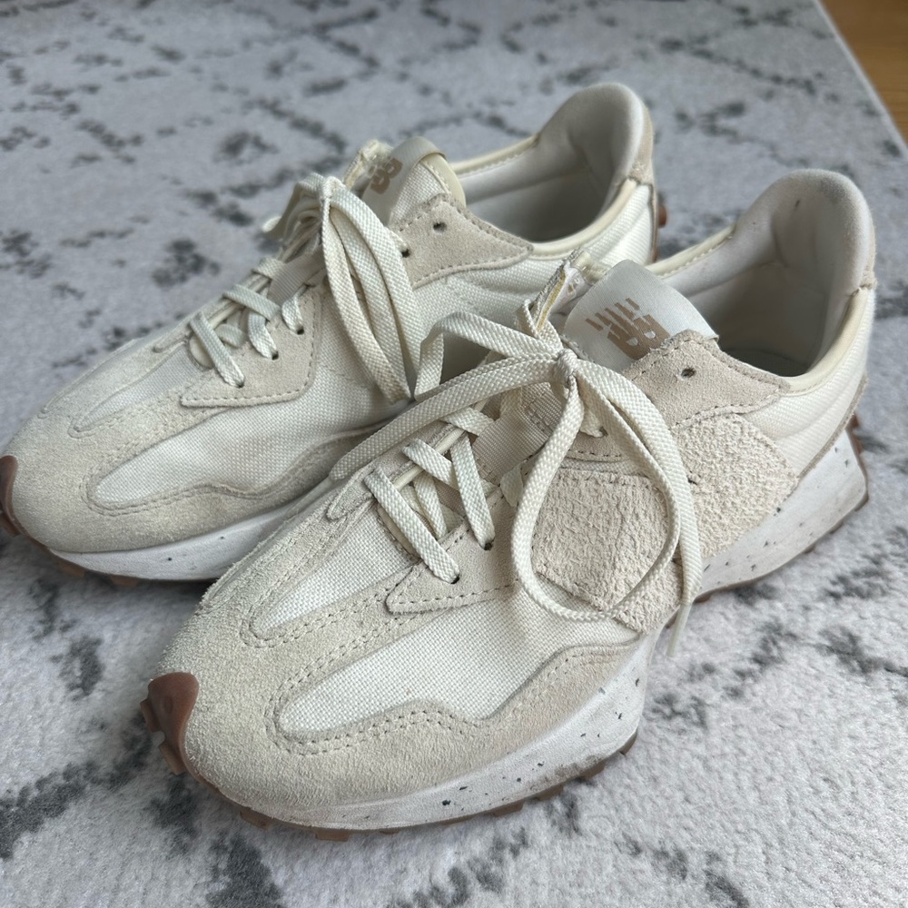 New Balance Women’s 327 sneakers